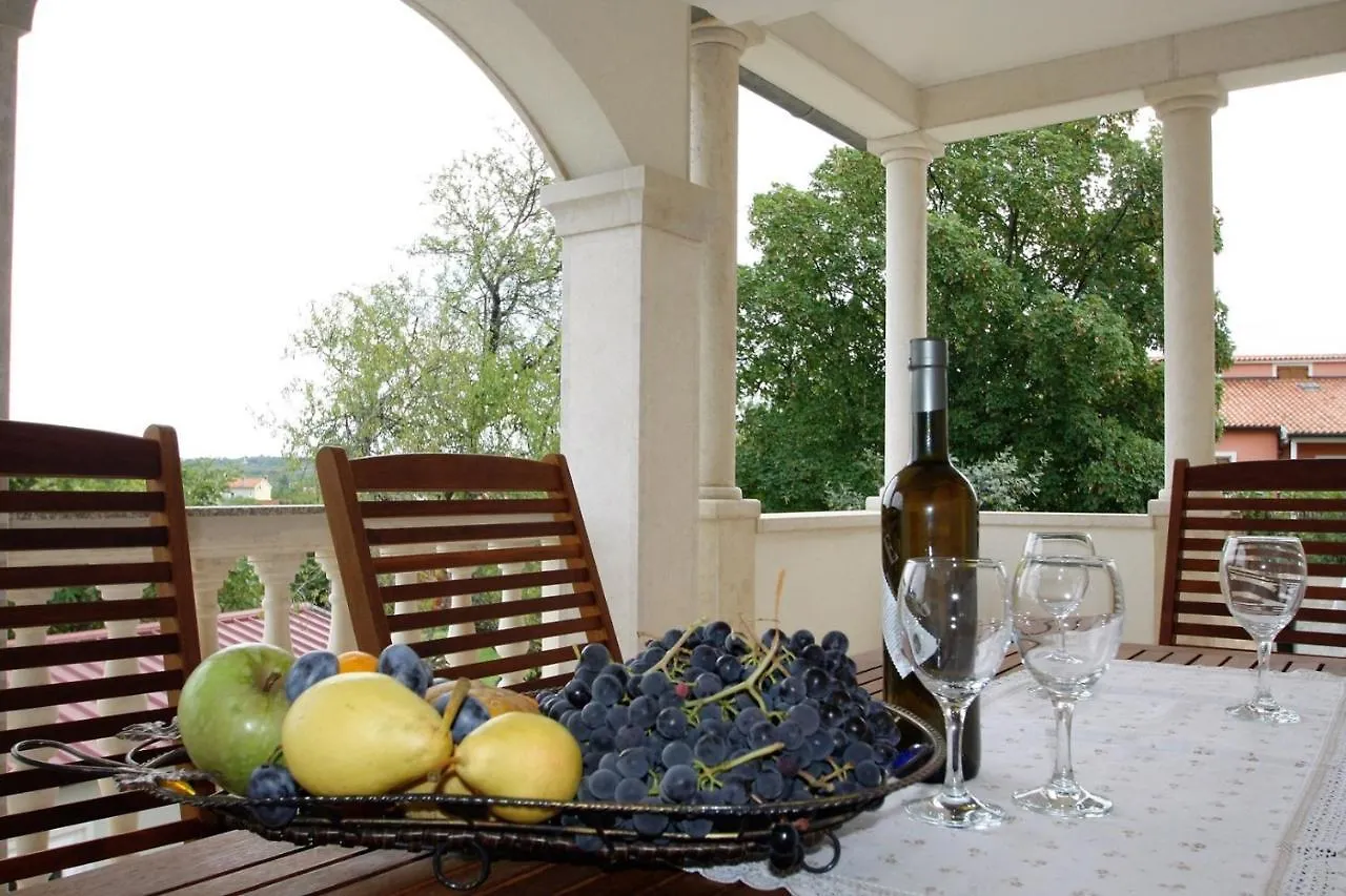 Apartment Marija Kaštelir